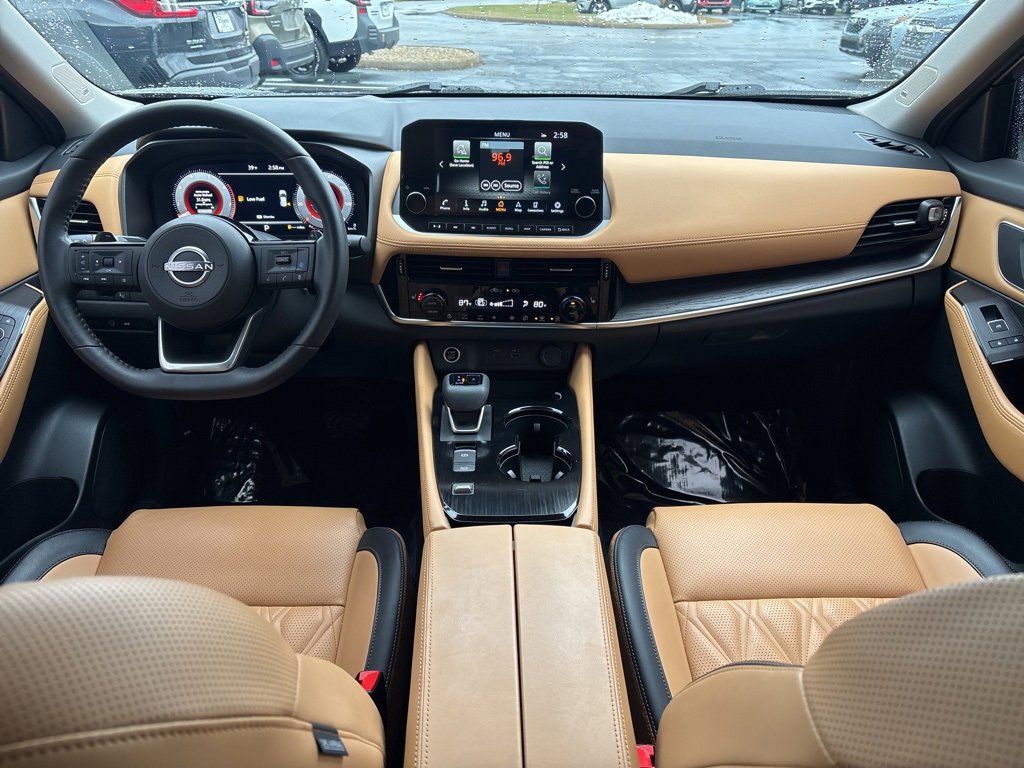 Used 2023 Nissan Rogue Platinum w/ Platinum Premium Package image 13