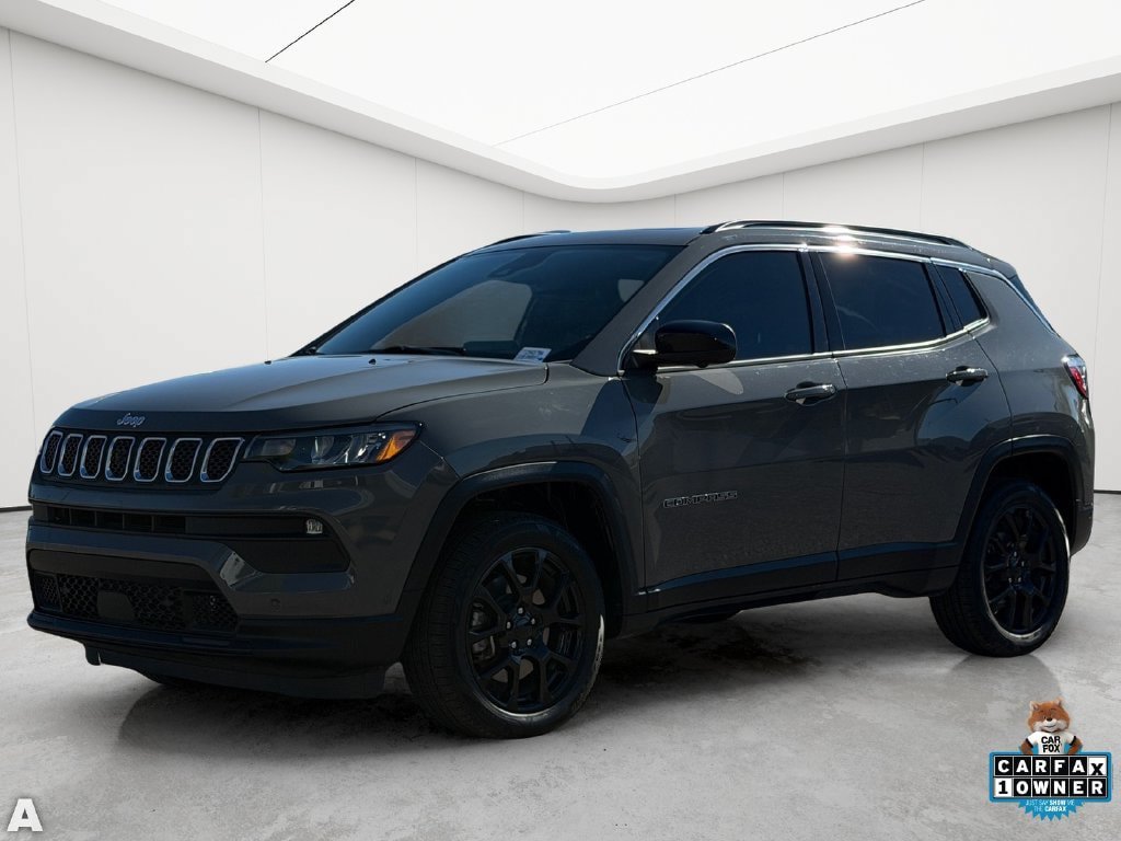 Certified 2023 Jeep Compass Latitude w/ Sun and Sound Group AWD/4WD image 2