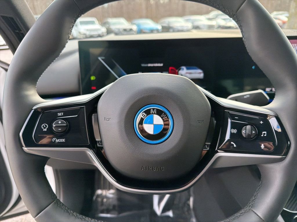 Used 2025 BMW i5 xDrive40 w/ Premium Package image 10