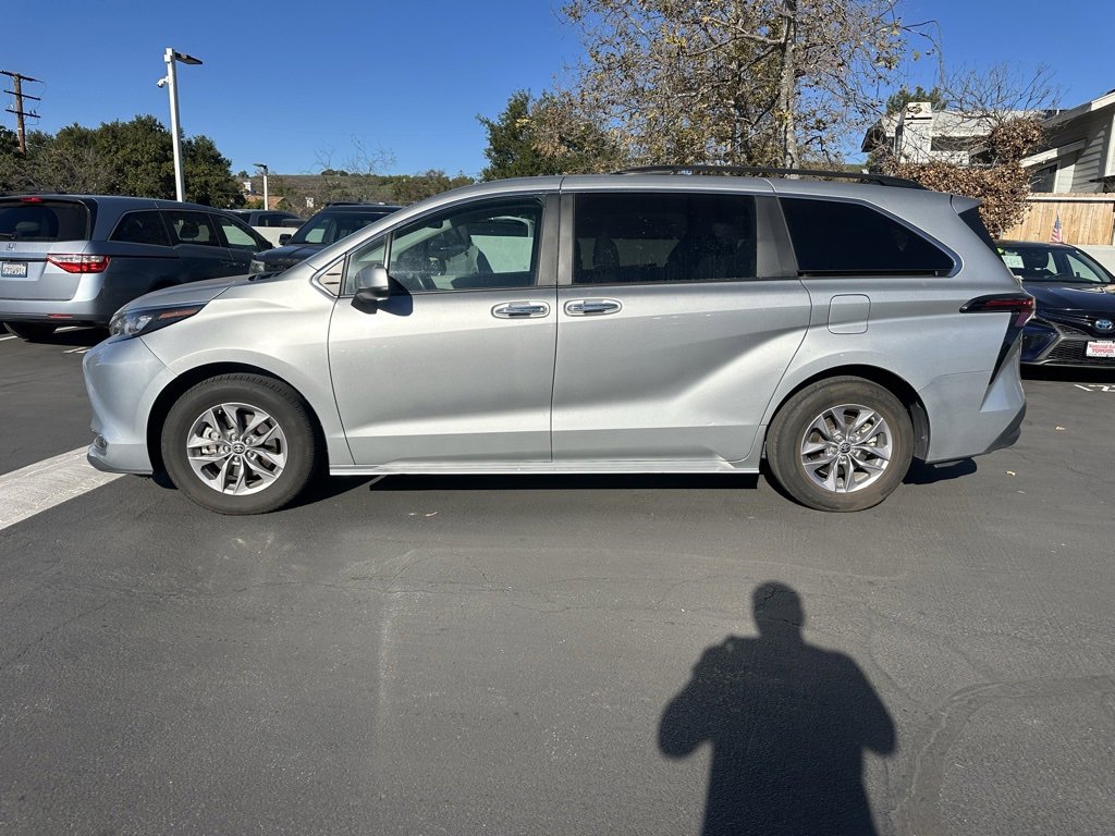 Certified 2024 Toyota Sienna XLE image 2