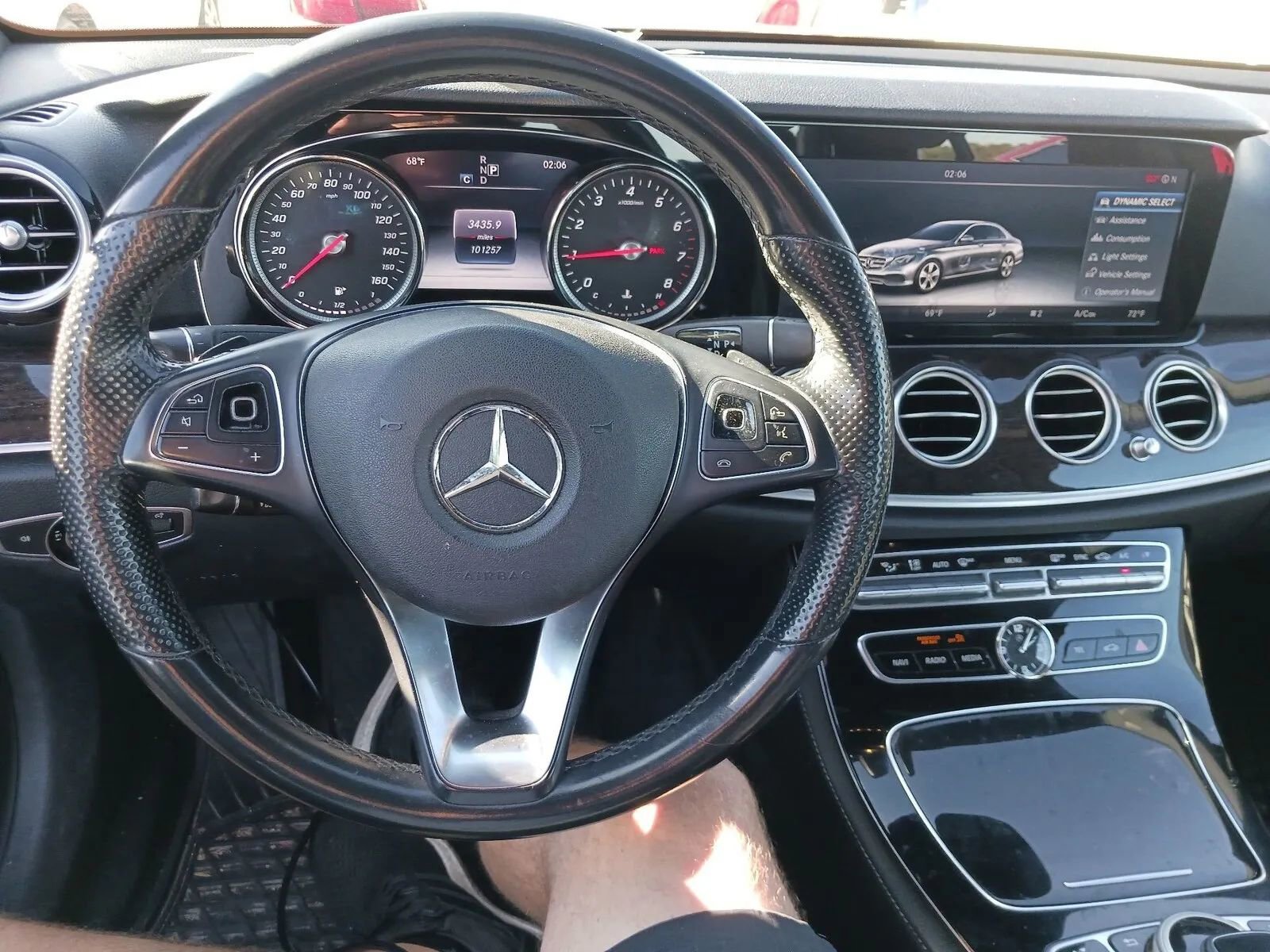 Used 2017 Mercedes-Benz E 300 4MATIC image 7