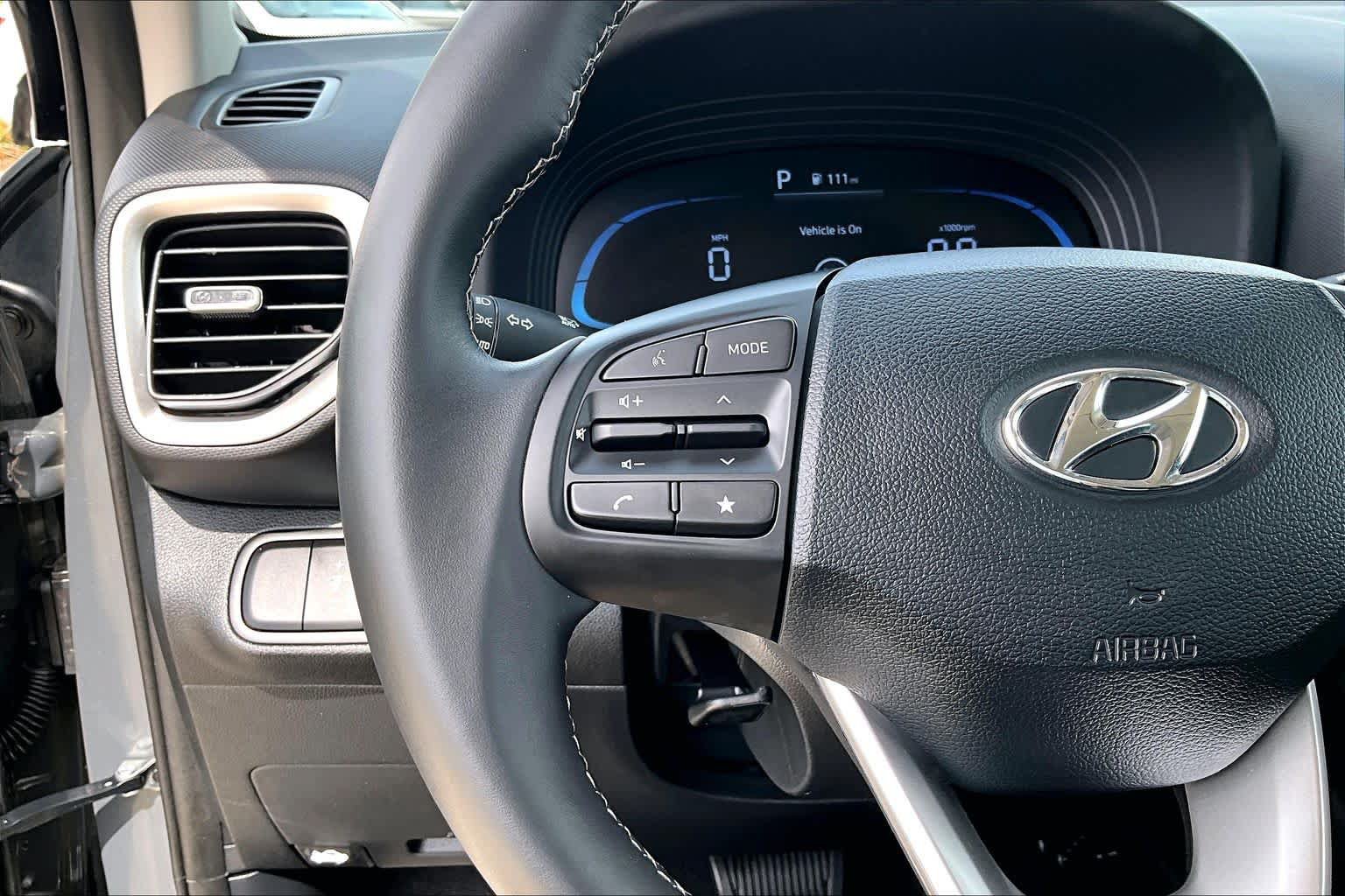 Used 2026 Hyundai Venue SEL FWD image 24