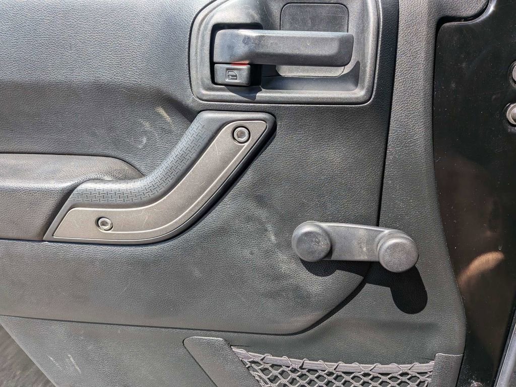 Used 2018 Jeep Wrangler Unlimited Sport image 22