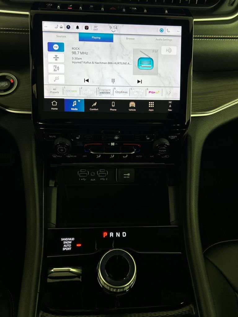 Used 2024 Jeep Grand Cherokee L Limited w/ Black Appearance Package image 14