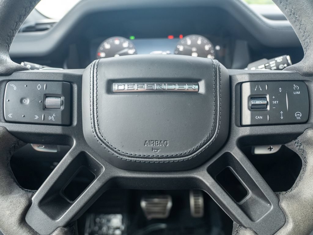 Certified 2023 Land Rover Defender 110 V8 AWD/4WD image 15