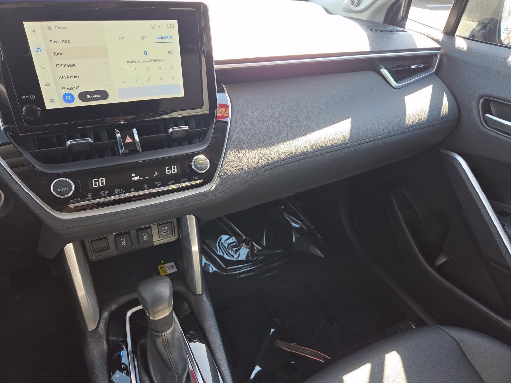 Used 2023 Toyota Corolla Cross XLE w/ Convenience Package FWD image 37