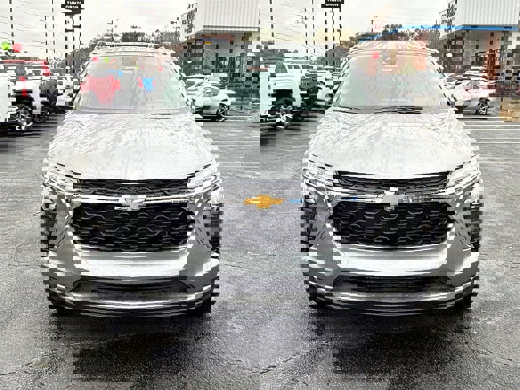 New 2026 Chevrolet Trax LT w/ Driver Confidence Package image 3