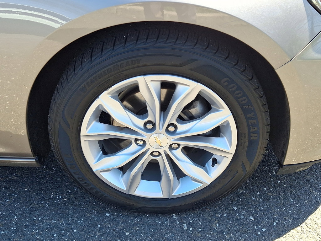 Used 2024 Chevrolet Malibu LT image 9