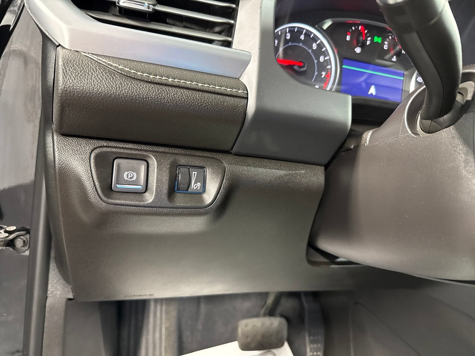 Used 2023 GMC Acadia SLT w/ Elevation Edition FWD image 39