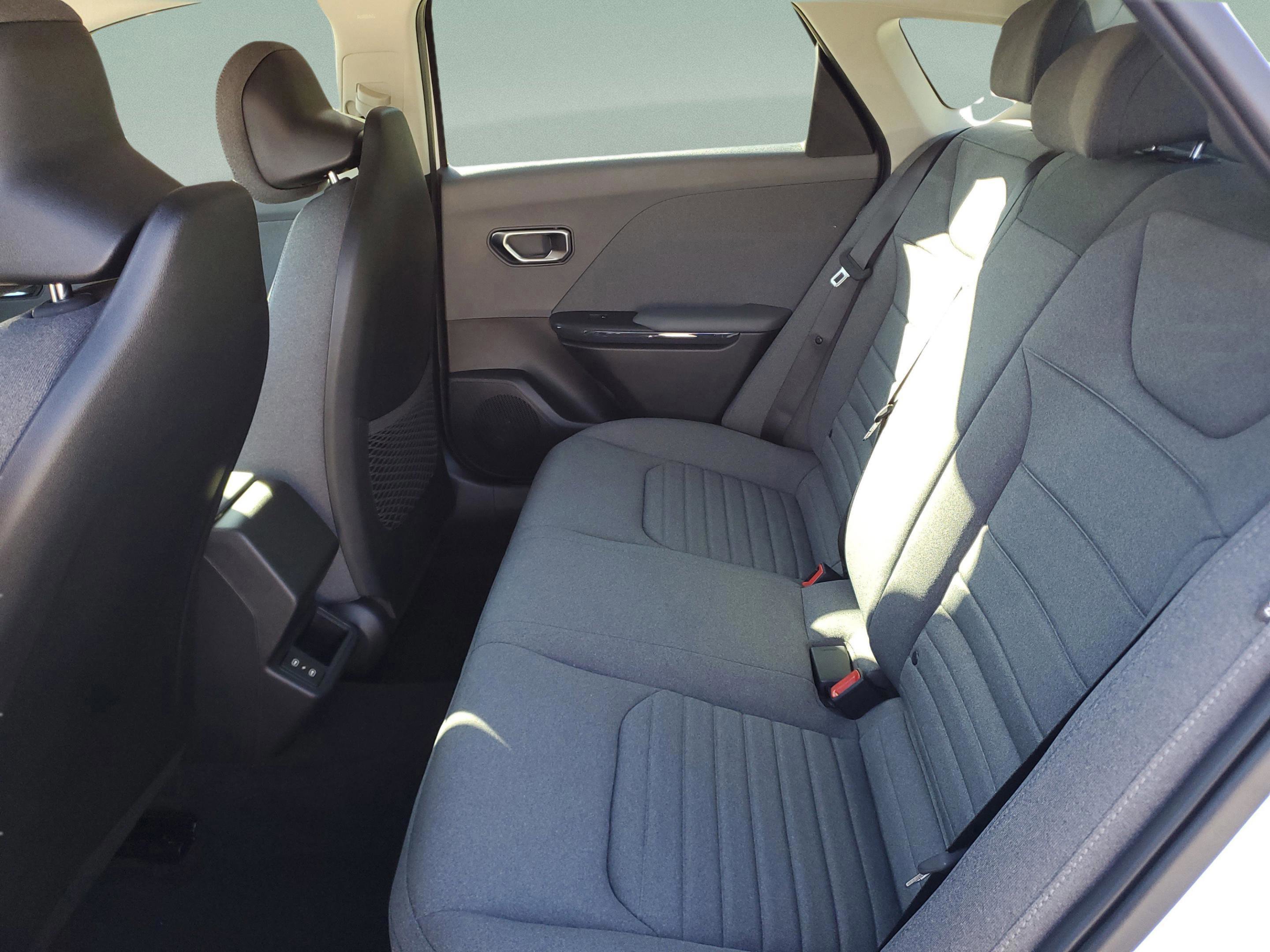 New 2025 Kia K4 EX image 31