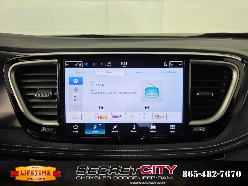 New 2026 Chrysler Pacifica Select w/ S Appearance Package image 20