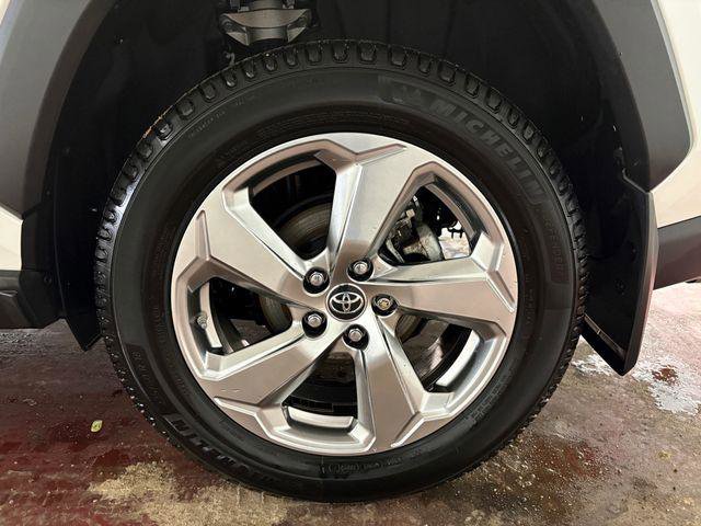 Certified 2019 Toyota RAV4 Limited image 5