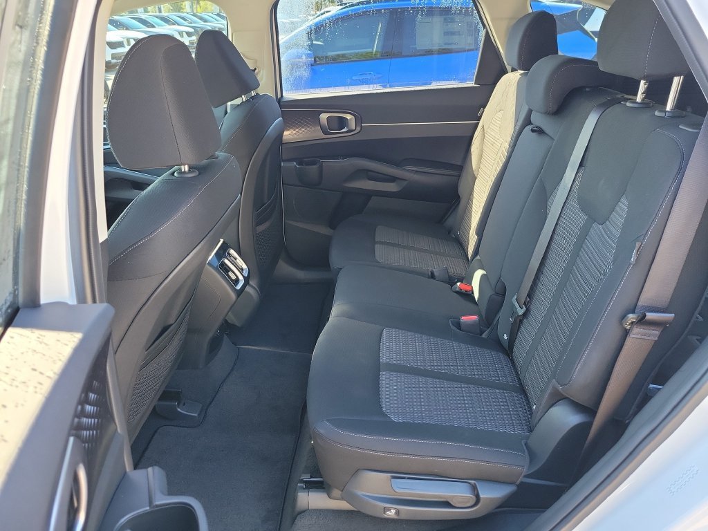 New 2026 Kia Sorento LX FWD image 13