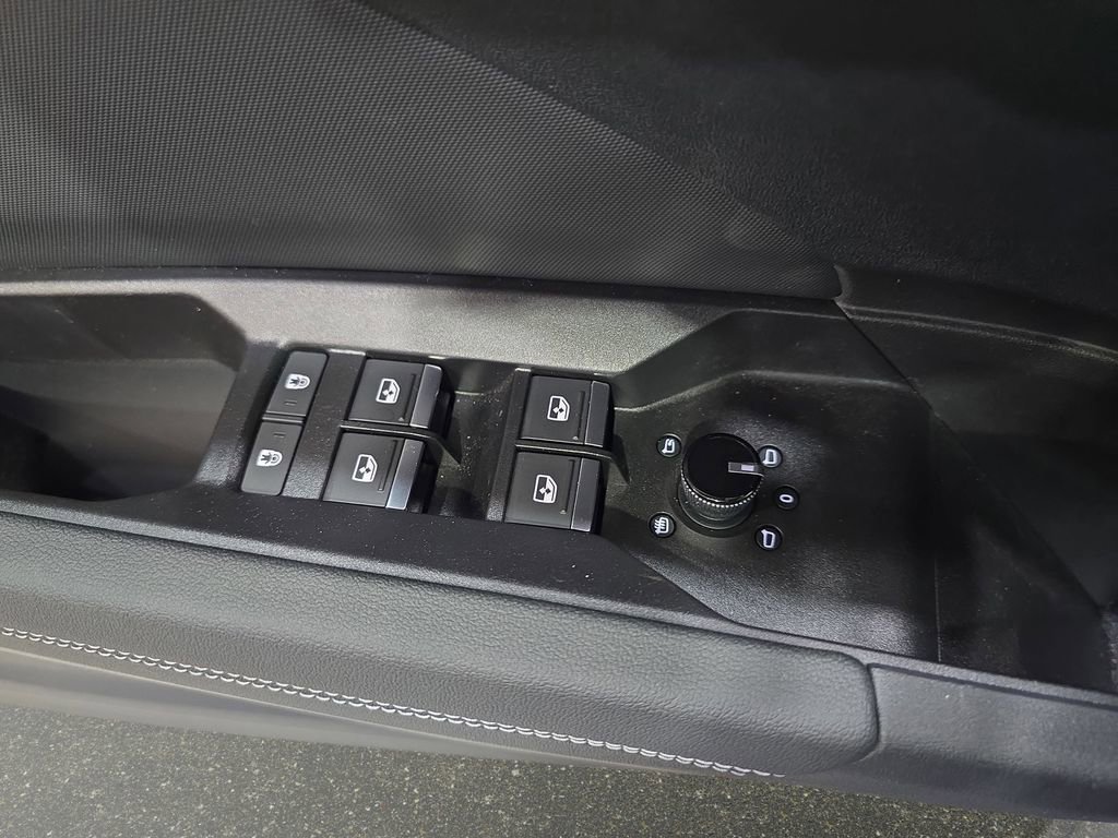 Used 2024 Audi Q4 e-tron Premium Plus w/ Premium Plus image 29