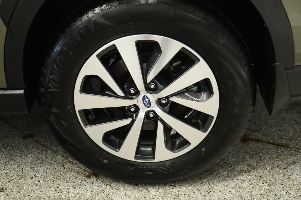 Used 2025 Subaru Outback Premium AWD/4WD image 17