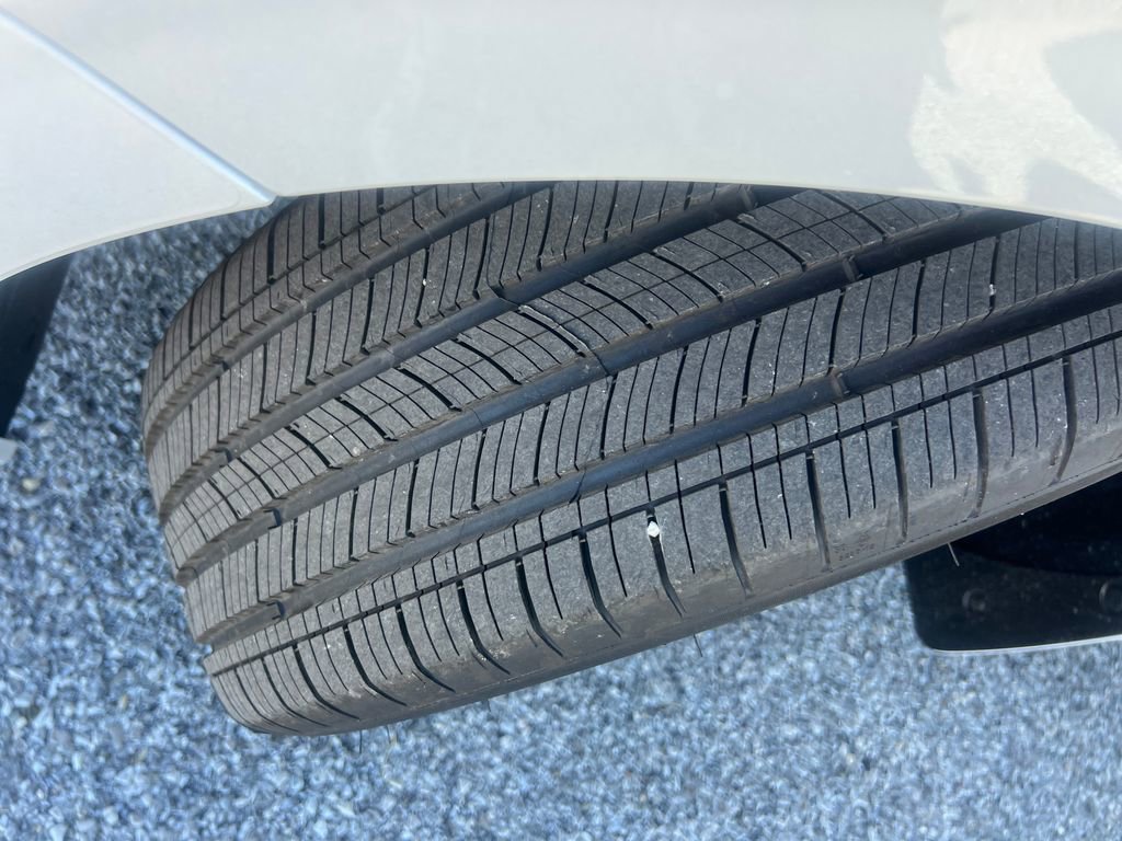 New 2025 Nissan Sentra SV w/ SV Premium Package image 28