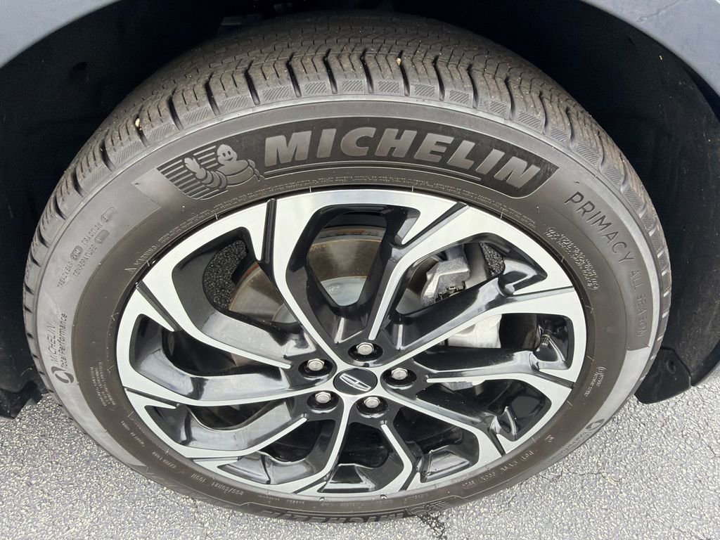 Used 2024 Lincoln Nautilus Reserve image 12