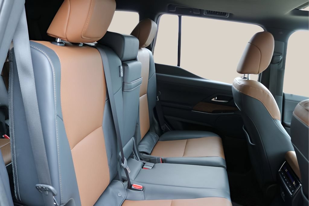 Used 2025 Lexus GX 550 w/ Cold Area Package AWD/4WD image 19