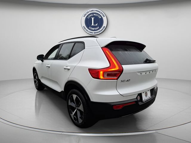 Certified 2026 Volvo XC40 B5 Plus AWD/4WD image 2