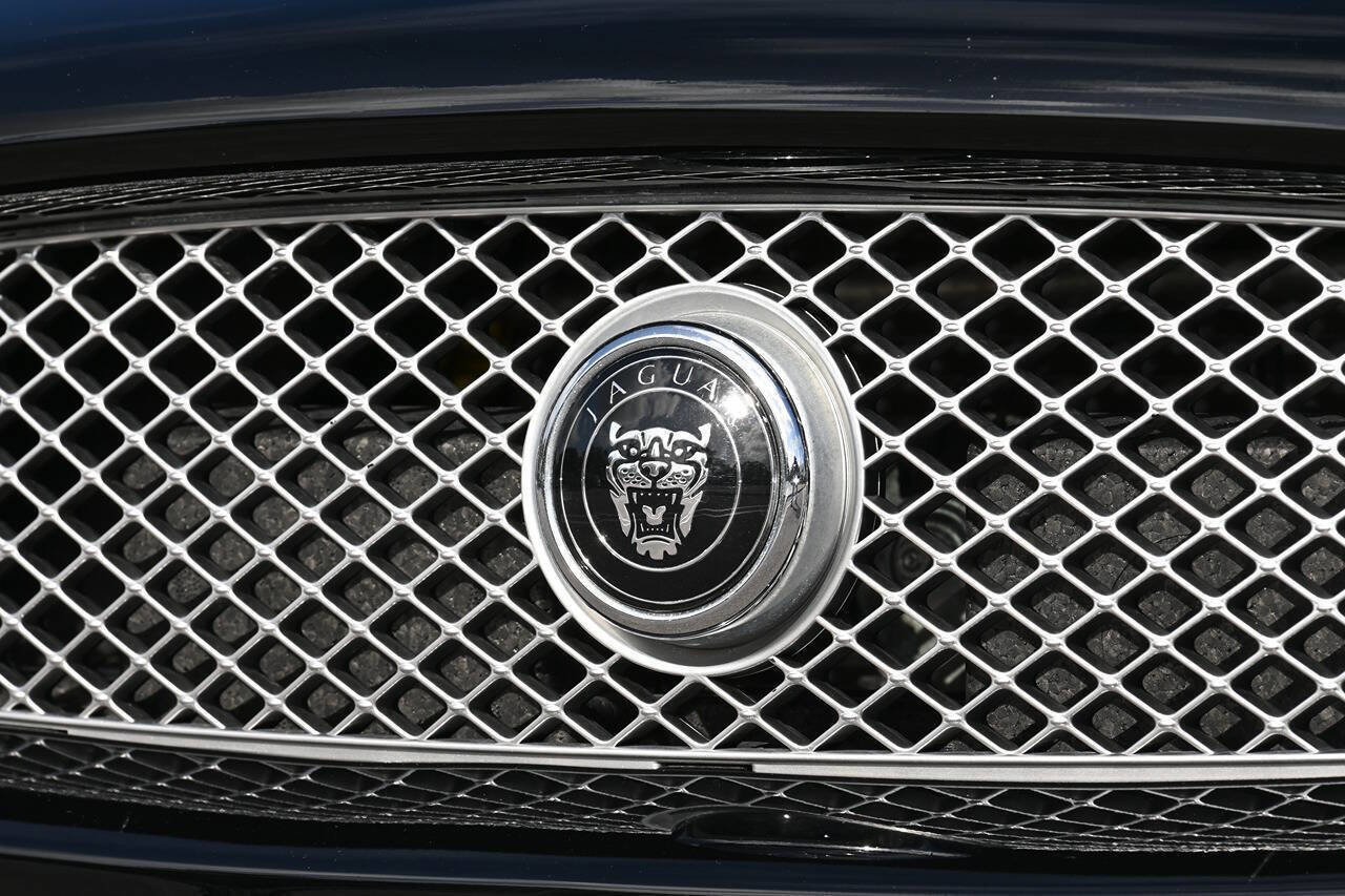 Used 2007 Jaguar XKR R image 38