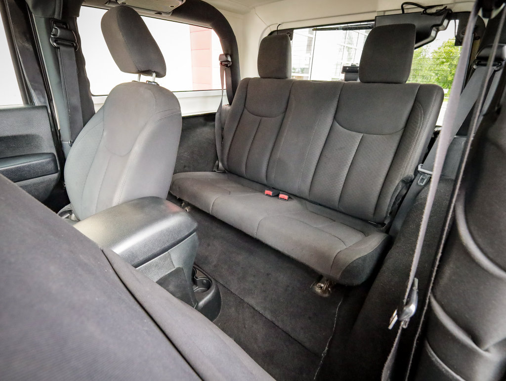 Used 2018 Jeep Wrangler Sport AWD/4WD image 27