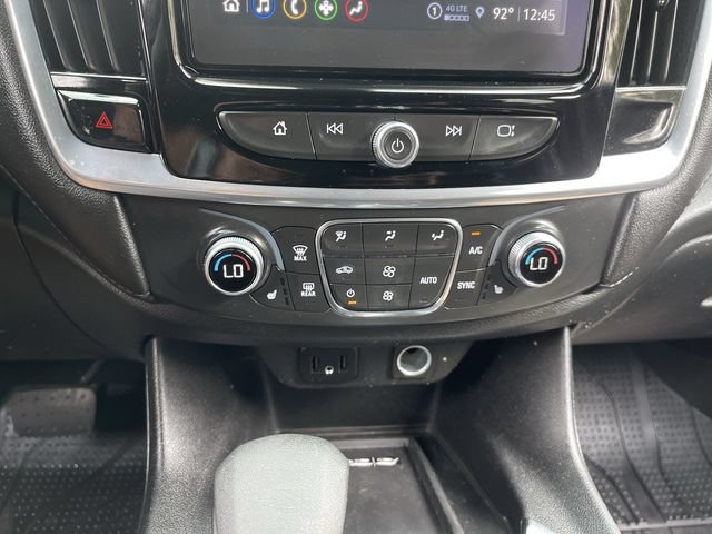 Used 2022 Chevrolet Traverse LT FWD image 18