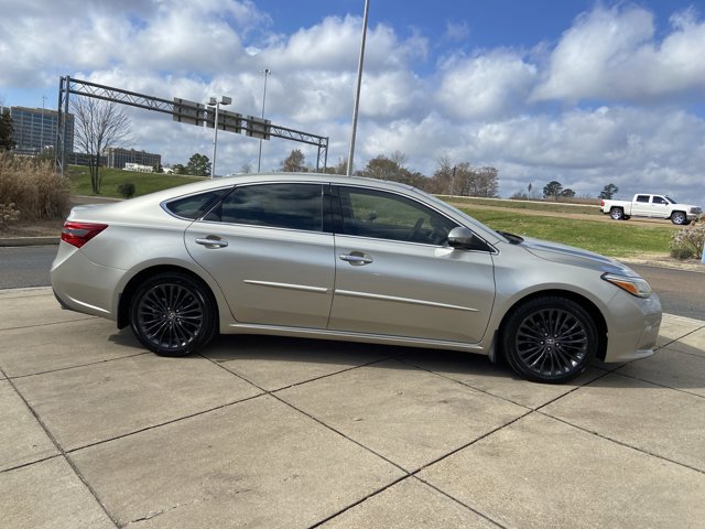 Used 2017 Toyota Avalon Touring image 12
