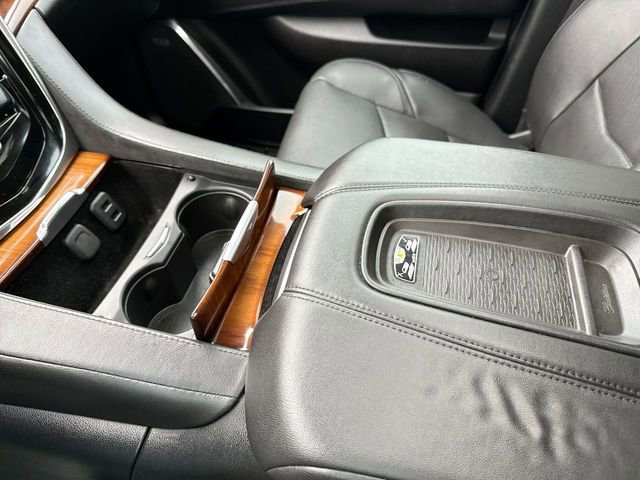 Used 2016 Cadillac Escalade Luxury AWD/4WD image 18