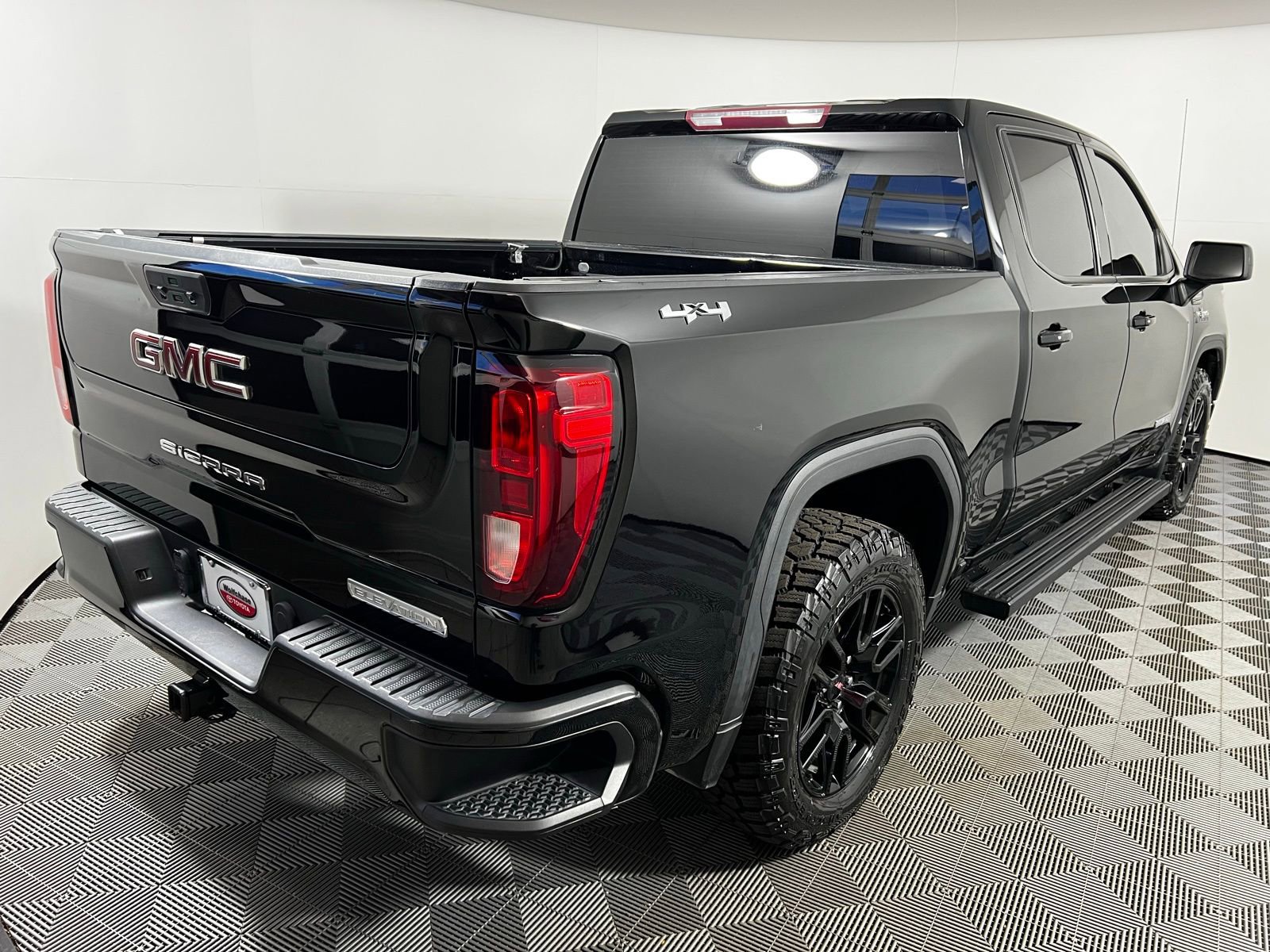 Used 2021 GMC Sierra 1500 Elevation w/ LPO, Elevation Black Package image 5