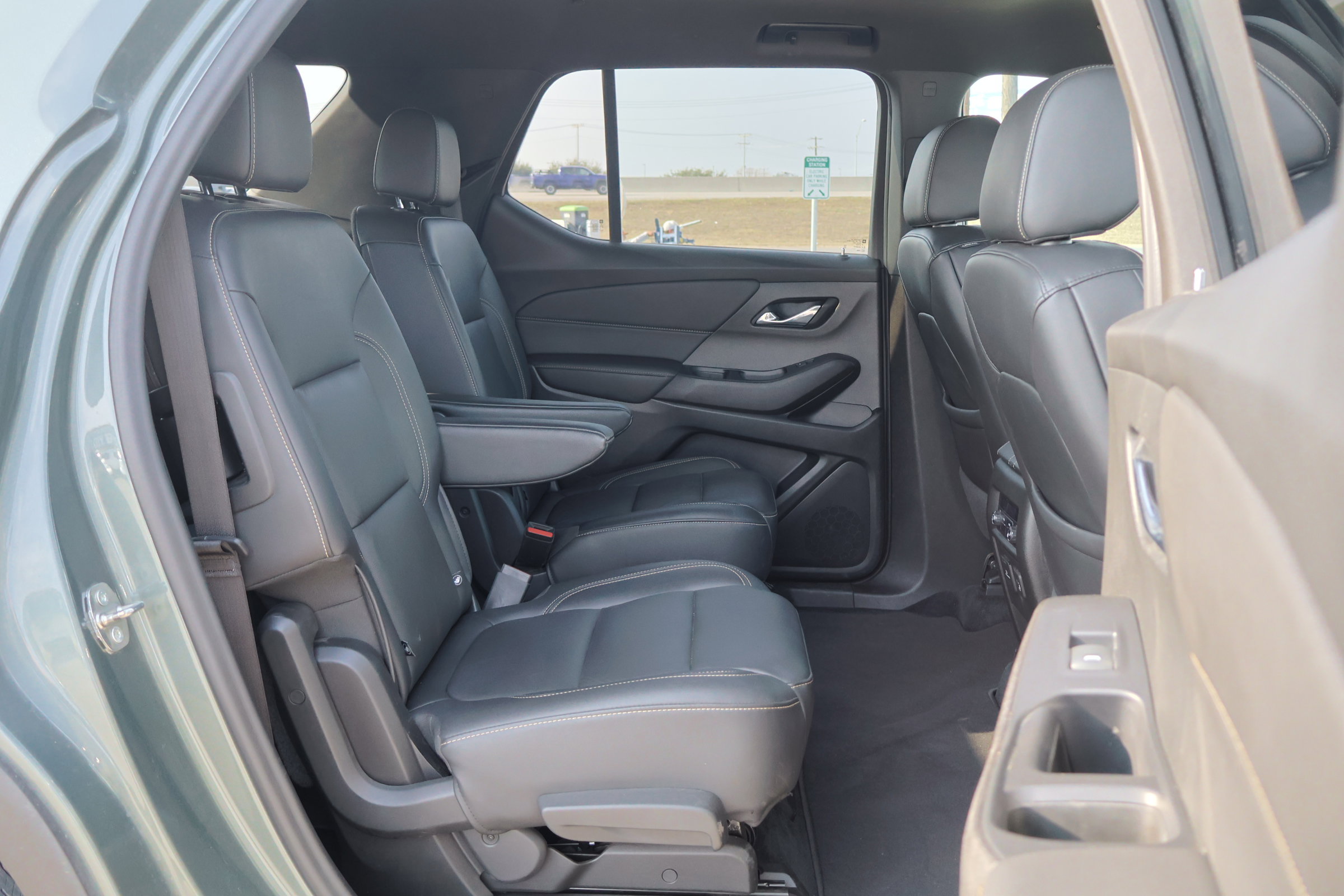 Used 2022 Chevrolet Traverse LT w/ LT Premium Package image 42