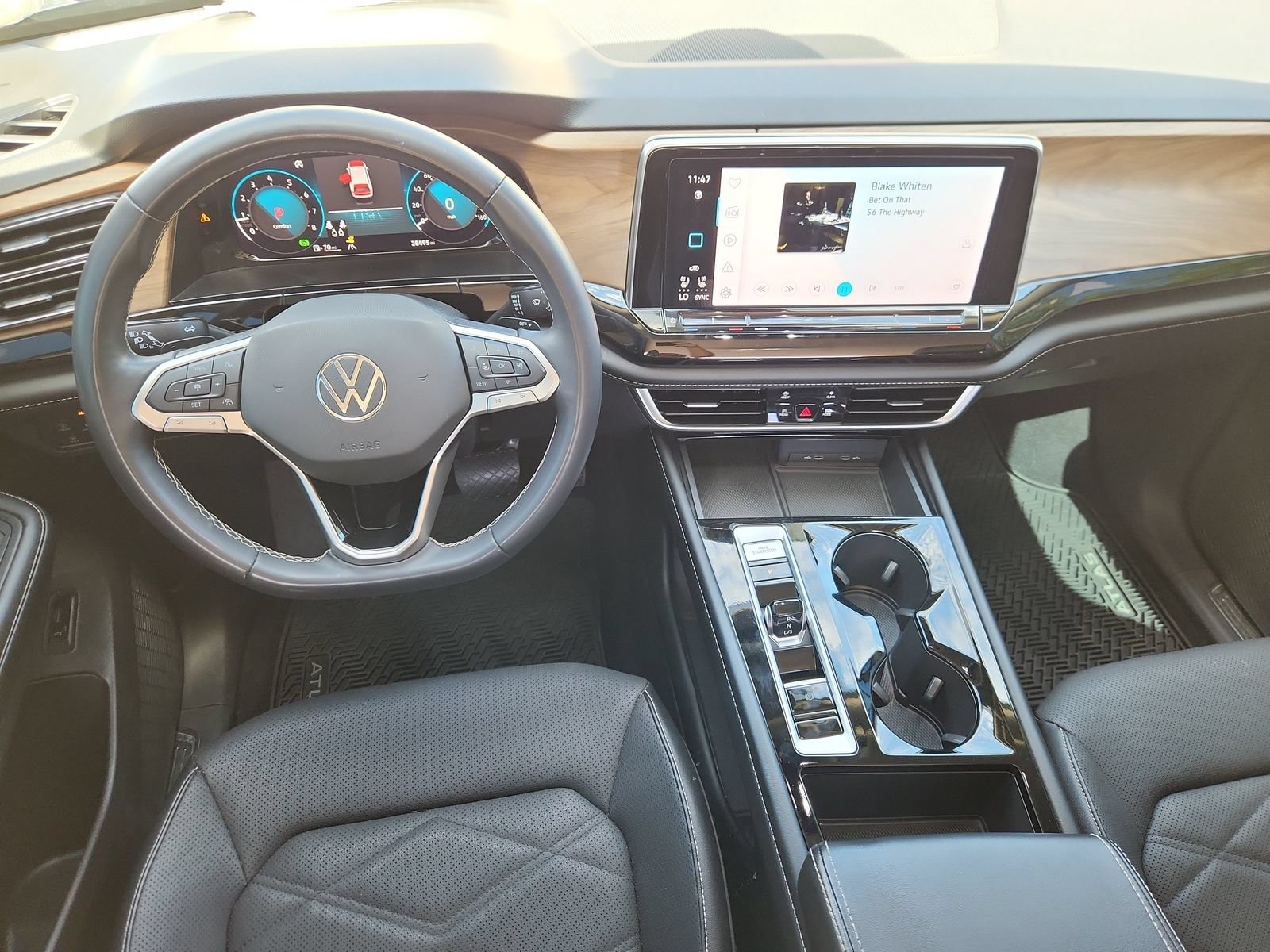Used 2024 Volkswagen Atlas SE AWD/4WD image 13