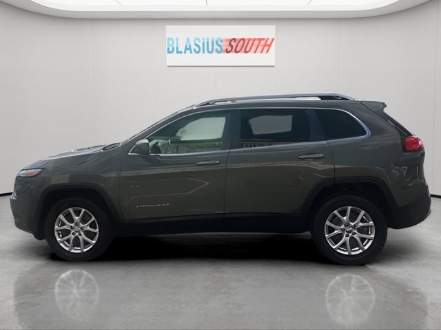 Used 2018 Jeep Cherokee Latitude Plus w/ Comfort/Convenience Group AWD/4WD image 6