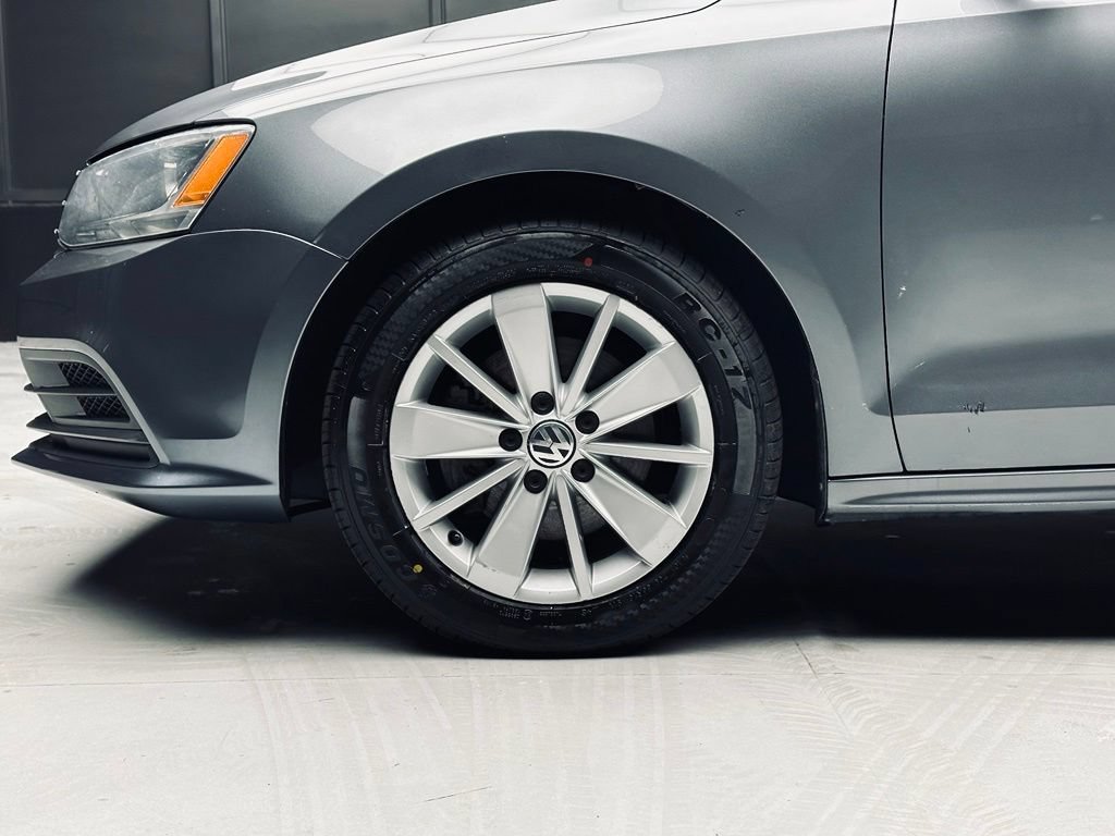 Used 2015 Volkswagen Jetta TDI SE FWD image 40