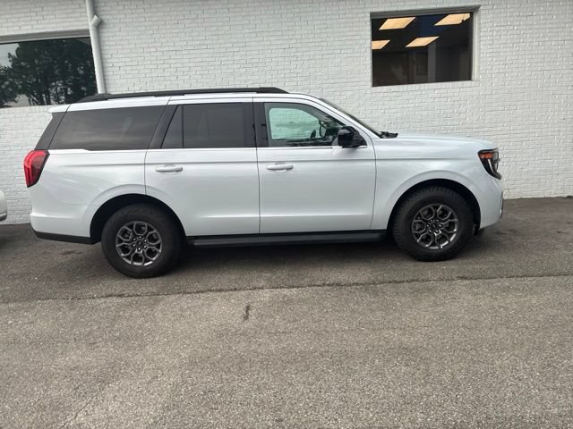 Used 2025 Ford Expedition Active RWD image 28