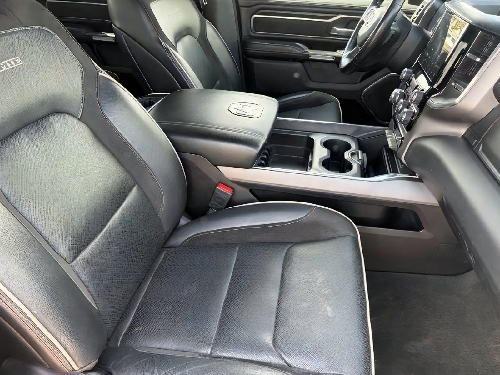 Used 2024 RAM 1500 Laramie AWD/4WD image 31