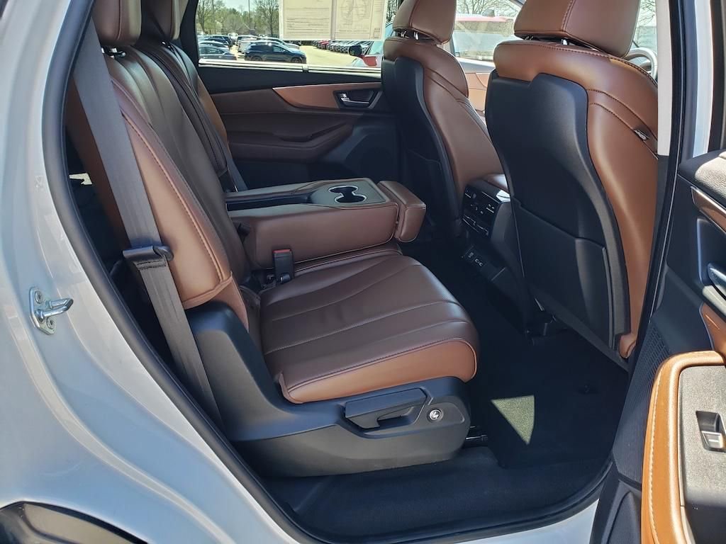 Used 2024 Acura MDX SH-AWD w/ Technology Package image 34