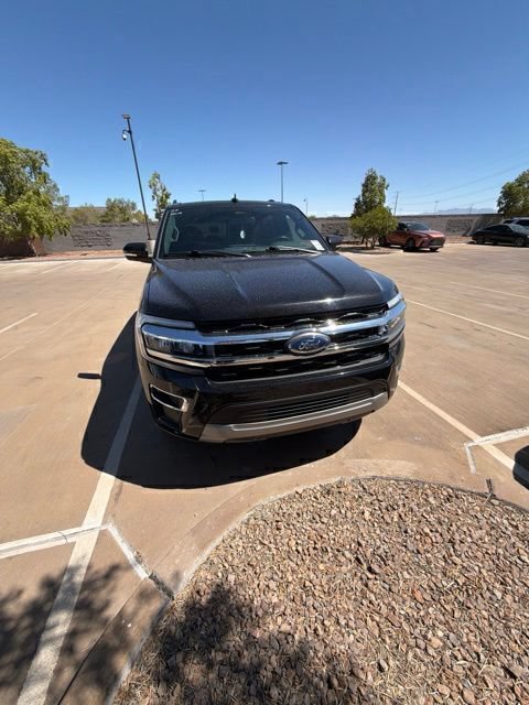 Used 2024 Ford Expedition Limited RWD image 2