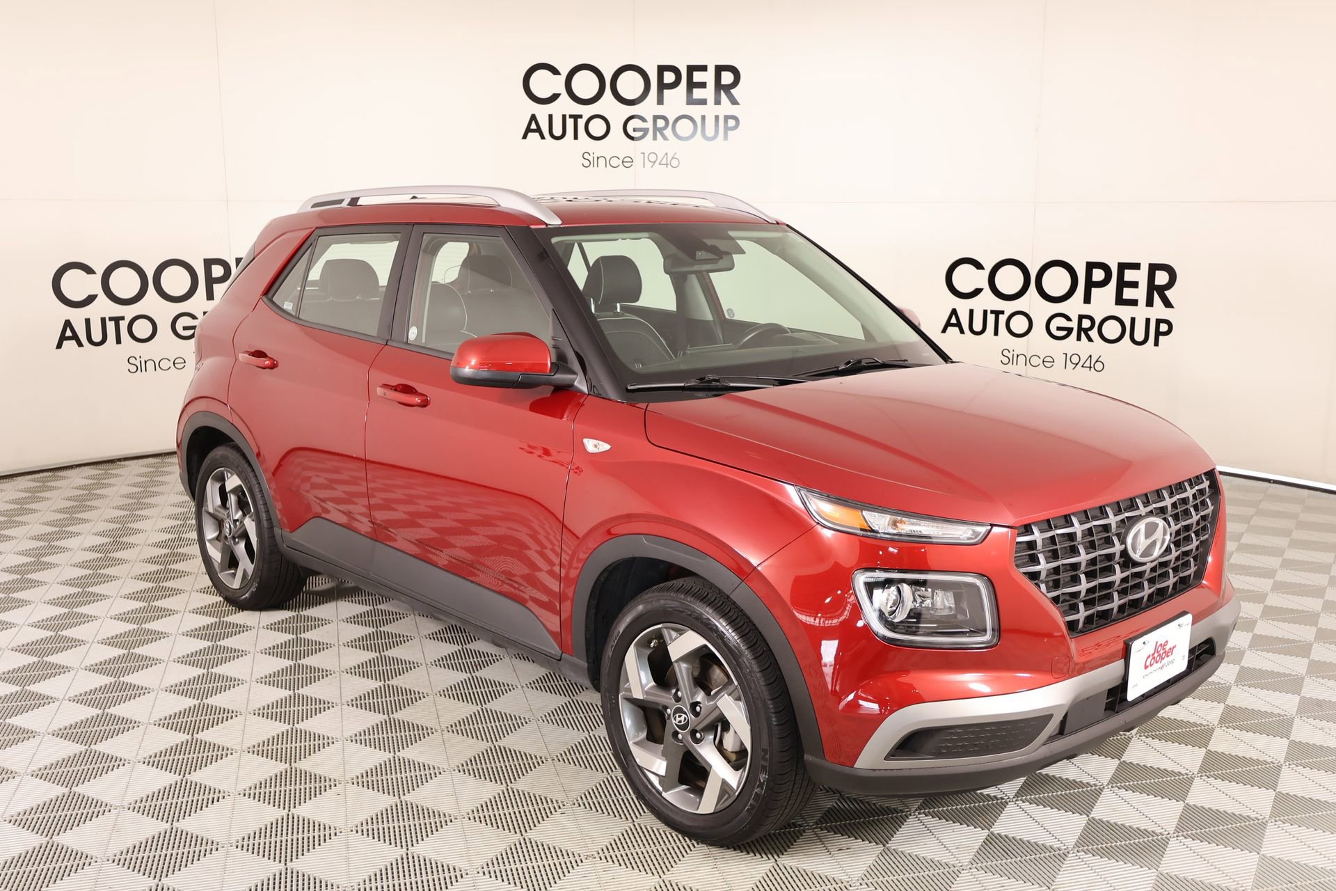 Used 2025 Hyundai Venue Limited FWD image 1