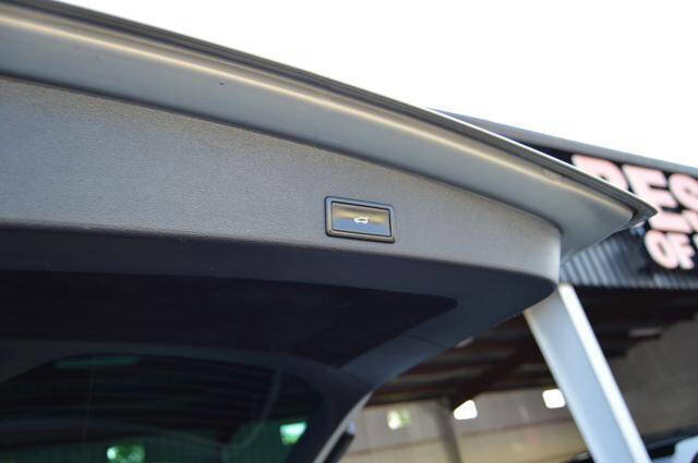 Used 2009 Volkswagen Touareg VR6 image 38