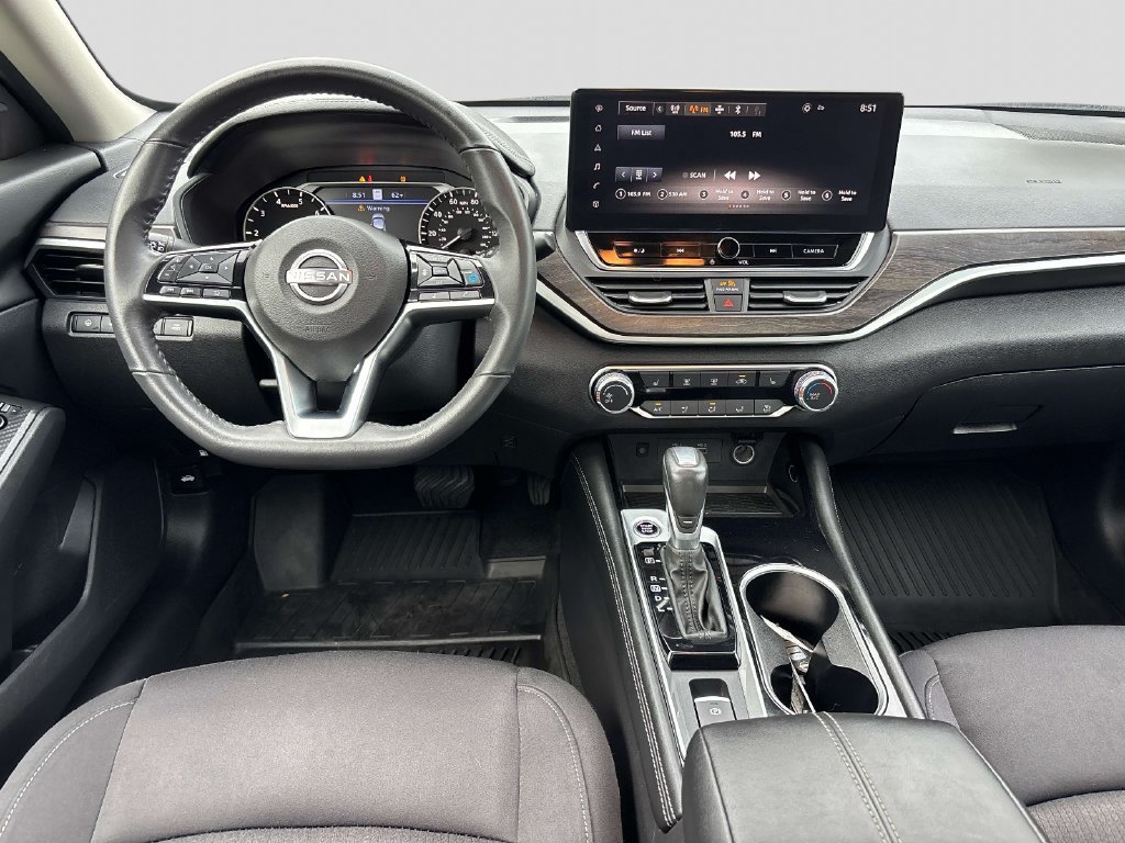 Used 2024 Nissan Altima 2.5 SV w/ SV Premium Package AWD/4WD image 12