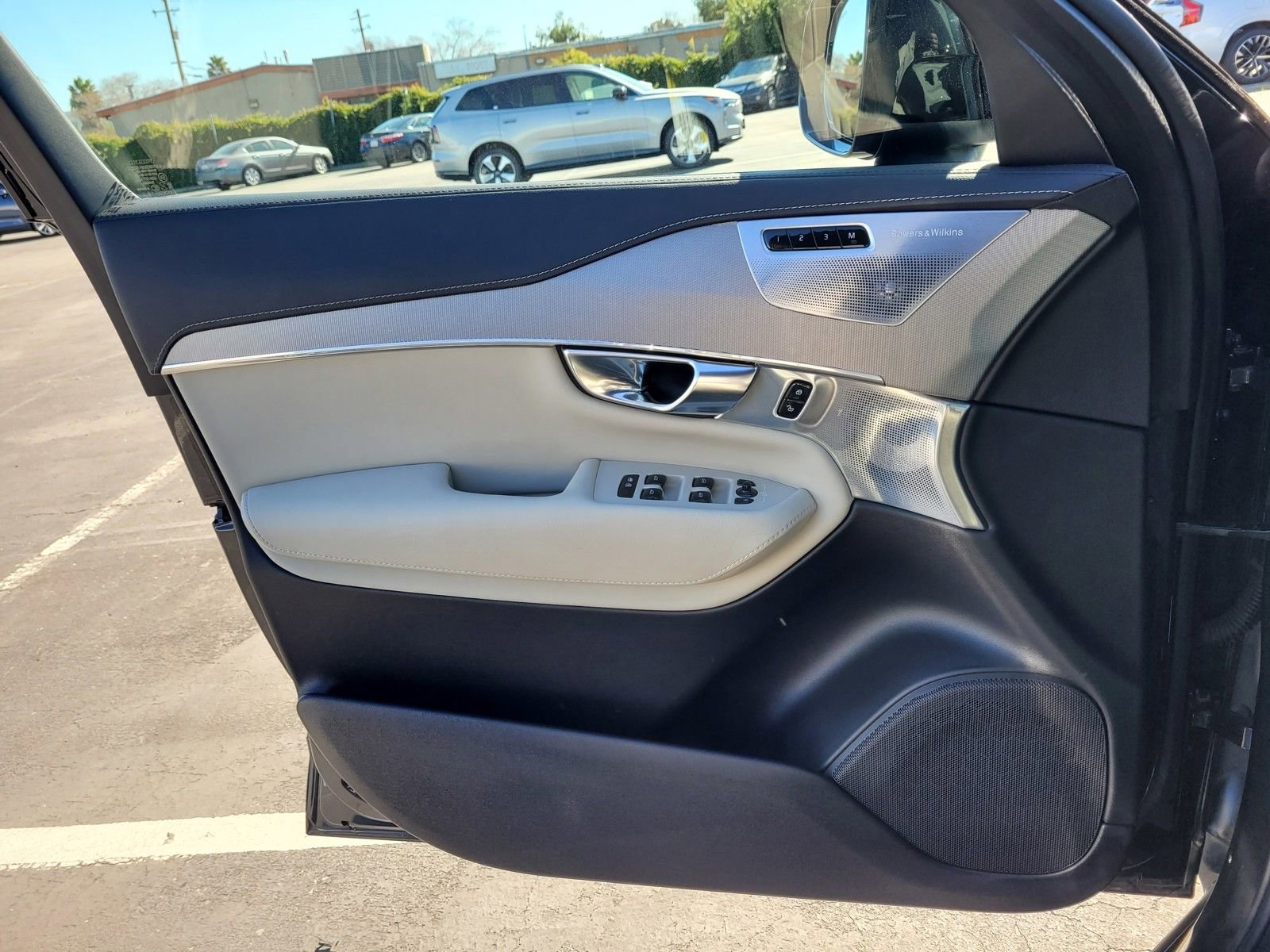 Used 2021 Volvo XC90 T8 R-Design w/ Advanced Package image 16