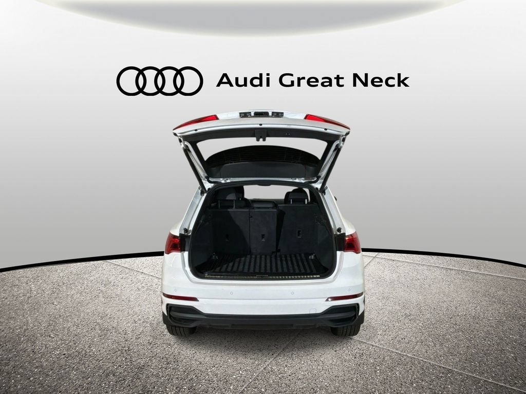 Used 2023 Audi Q3 2.0T Premium w/ Convenience Package AWD/4WD image 21