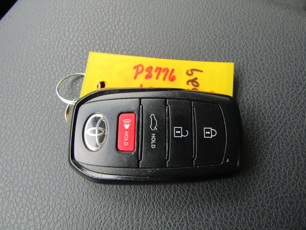 Used 2025 Toyota Camry LE FWD image 30