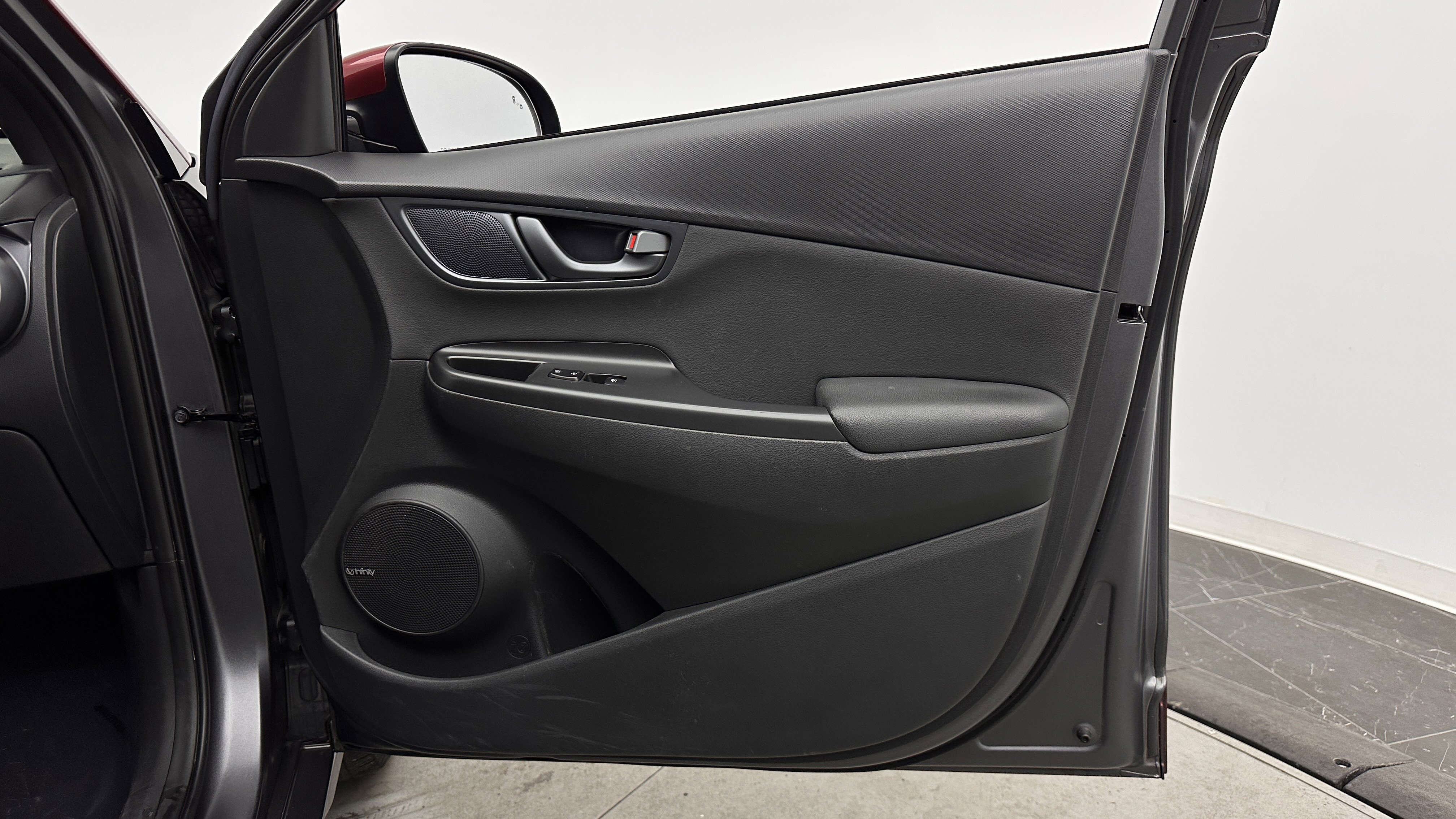 Used 2019 Hyundai Kona Ultimate FWD image 34
