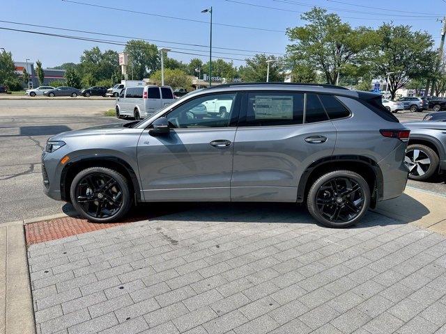 New 2025 Volkswagen Tiguan SE R-Line image 4