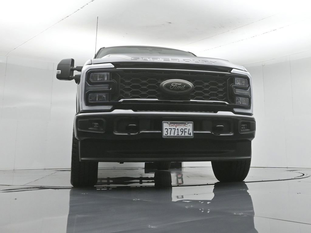Used 2025 Ford F350 Lariat w/ Black Appearance Package AWD/4WD image 50