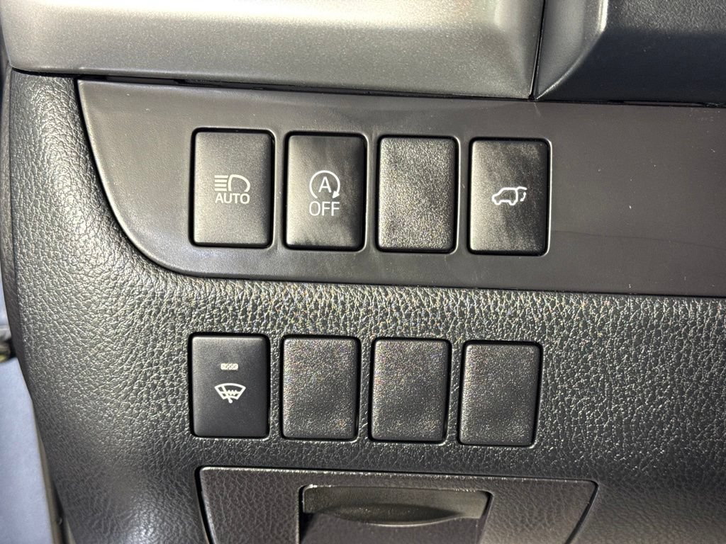 Used 2019 Toyota Highlander XLE AWD/4WD image 21