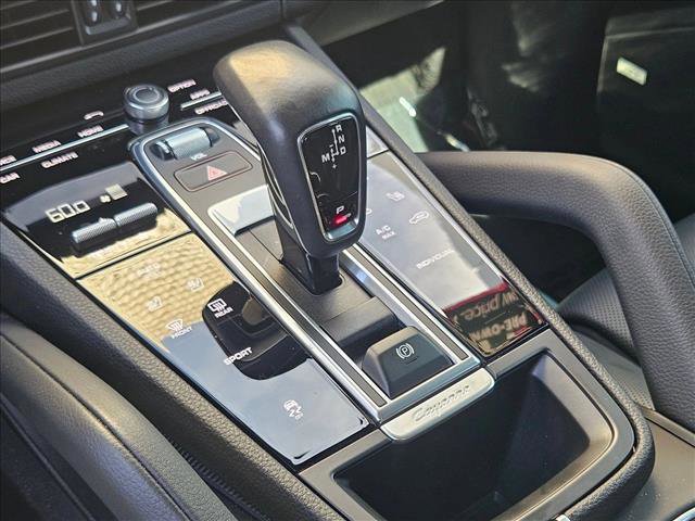 Used 2022 Porsche Cayenne image 12