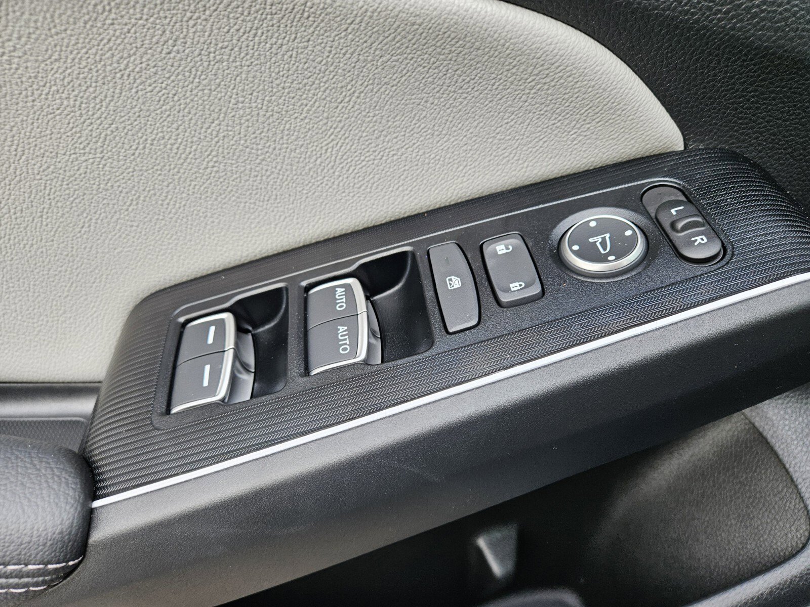 Used 2025 Honda Civic Sport image 30
