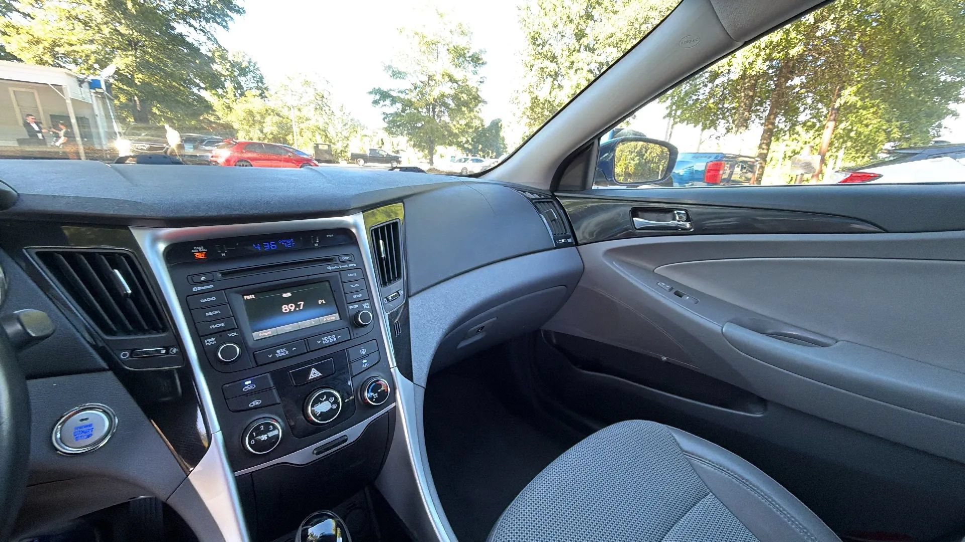 Used 2014 Hyundai Sonata SE FWD image 16